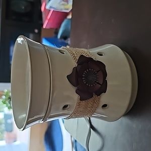 Scentsy ROSELYN full-size wax warmer